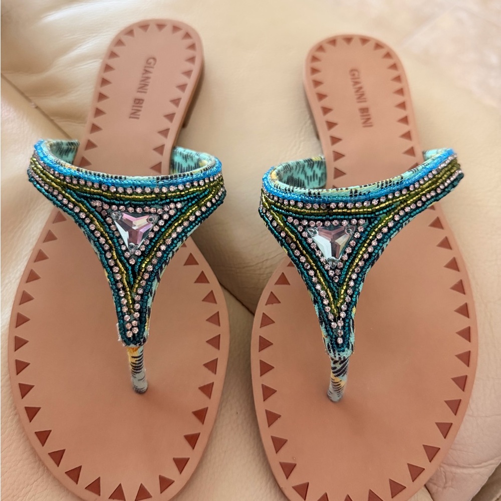Gianni Bini flat sandals